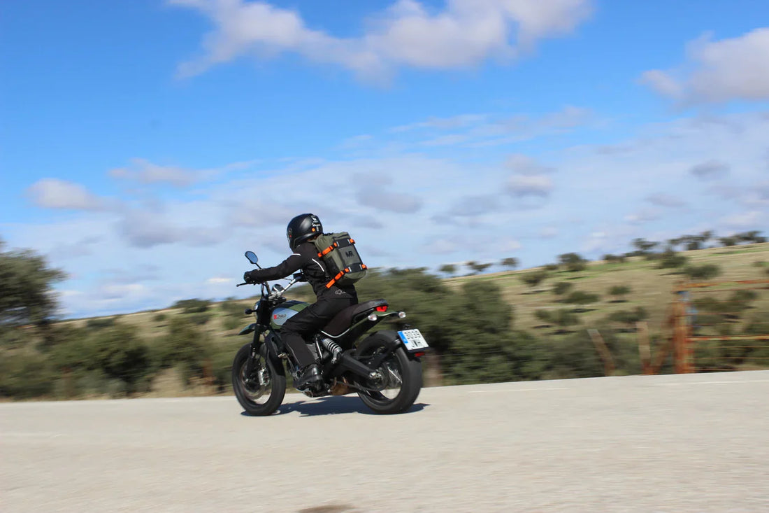 Mochilas Impermeables para Moto: Guía para tus Rutas de Enero | Motori